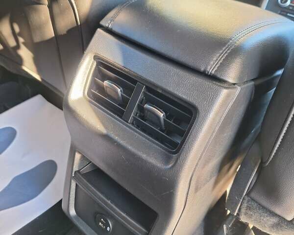 Сірий Форд Едж, об'ємом двигуна 2 л та пробігом 110 тис. км за 17499 $, фото 71 на Automoto.ua