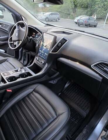 Сірий Форд Едж, об'ємом двигуна 2 л та пробігом 126 тис. км за 17999 $, фото 24 на Automoto.ua