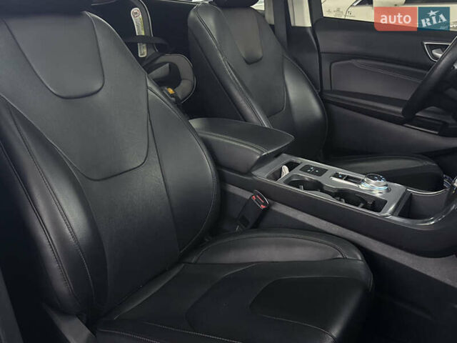 Серый Форд Эдж, объемом двигателя 2 л и пробегом 46 тыс. км за 23999 $, фото 15 на Automoto.ua