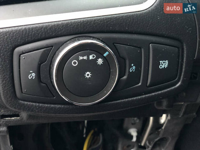 Сірий Форд Едж, об'ємом двигуна 2 л та пробігом 25 тис. км за 13900 $, фото 19 на Automoto.ua