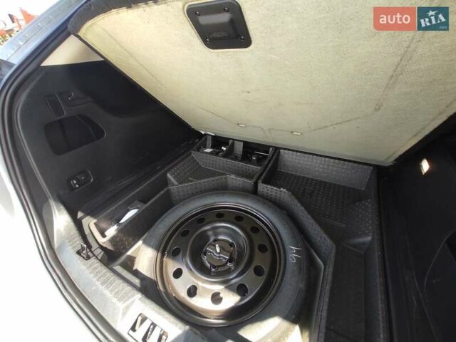 Сірий Форд Едж, об'ємом двигуна 2 л та пробігом 143 тис. км за 18700 $, фото 7 на Automoto.ua