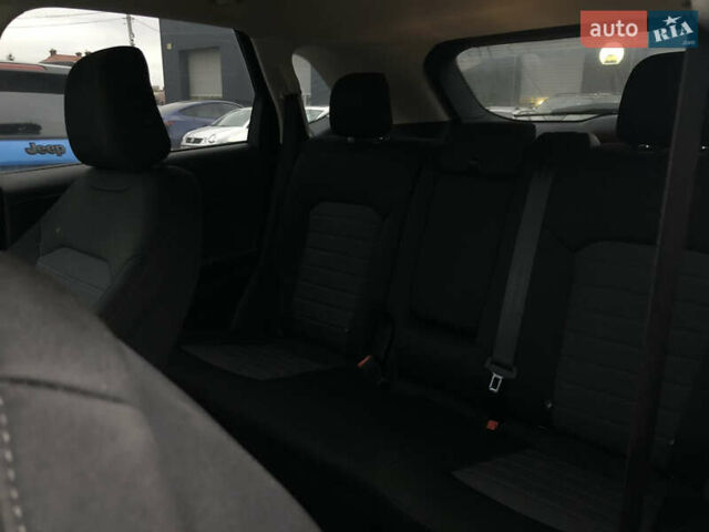 Сірий Форд Едж, об'ємом двигуна 2 л та пробігом 25 тис. км за 13900 $, фото 15 на Automoto.ua