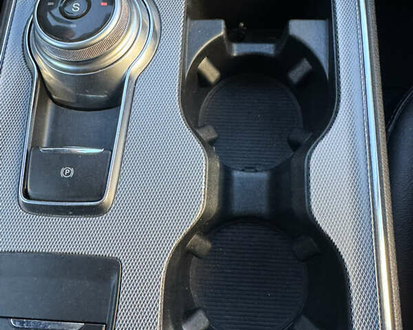 Серый Форд Эдж, объемом двигателя 2 л и пробегом 174 тыс. км за 19200 $, фото 28 на Automoto.ua