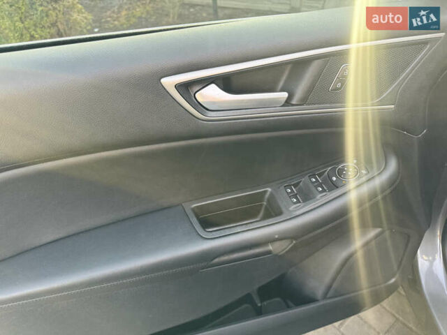 Серый Форд Эдж, объемом двигателя 2 л и пробегом 27 тыс. км за 20000 $, фото 4 на Automoto.ua