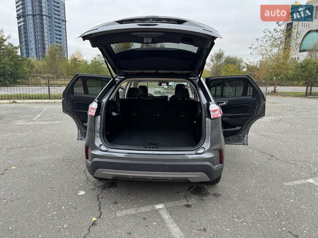 Серый Форд Эдж, объемом двигателя 2 л и пробегом 127 тыс. км за 19200 $, фото 19 на Automoto.ua