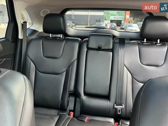 Сірий Форд Едж, об'ємом двигуна 2 л та пробігом 41 тис. км за 14700 $, фото 4 на Automoto.ua