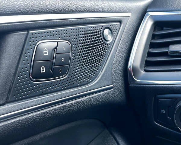 Серый Форд Эдж, объемом двигателя 2 л и пробегом 129 тыс. км за 18999 $, фото 20 на Automoto.ua