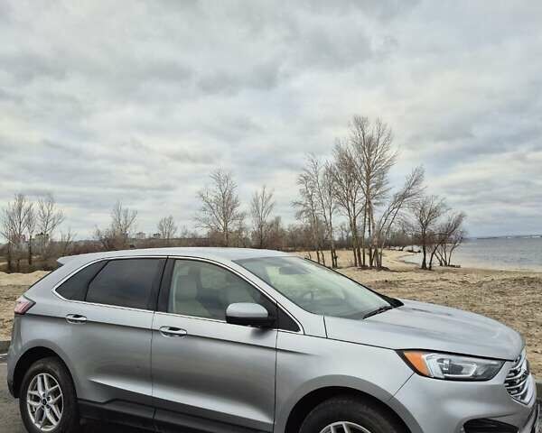 Сірий Форд Едж, об'ємом двигуна 2 л та пробігом 107 тис. км за 19300 $, фото 2 на Automoto.ua