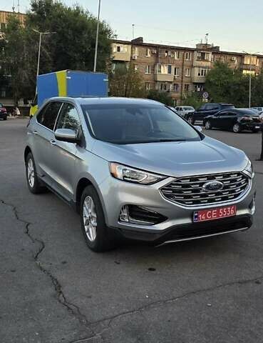 Сірий Форд Едж, об'ємом двигуна 2 л та пробігом 126 тис. км за 17999 $, фото 3 на Automoto.ua