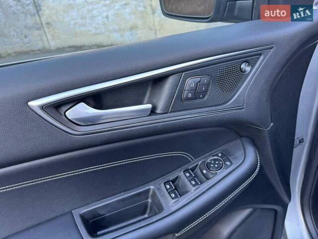 Серый Форд Эдж, объемом двигателя 2 л и пробегом 118 тыс. км за 22500 $, фото 40 на Automoto.ua