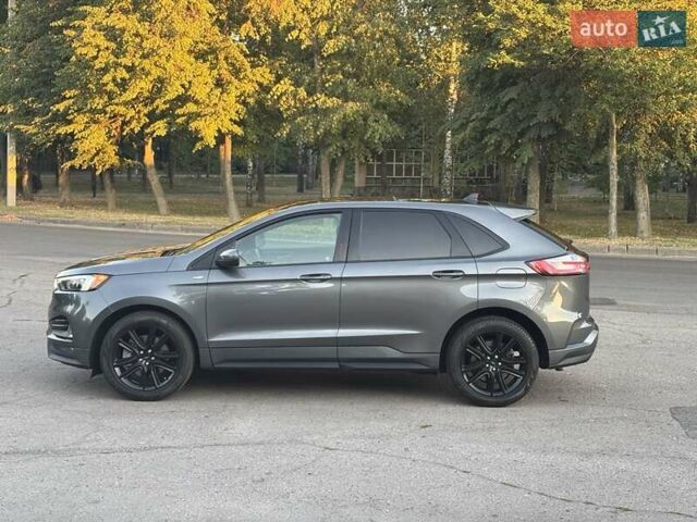 Сірий Форд Едж, об'ємом двигуна 2 л та пробігом 67 тис. км за 21000 $, фото 3 на Automoto.ua