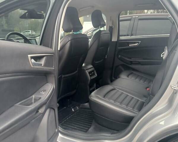 Сірий Форд Едж, об'ємом двигуна 2 л та пробігом 118 тис. км за 22000 $, фото 4 на Automoto.ua