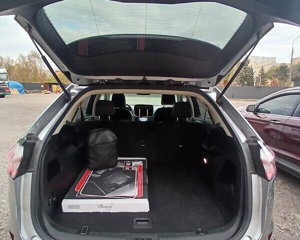 Сірий Форд Едж, об'ємом двигуна 2 л та пробігом 118 тис. км за 22000 $, фото 3 на Automoto.ua