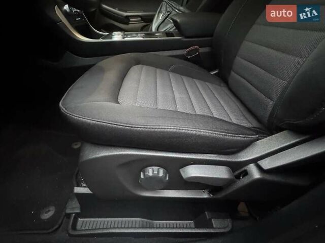 Сірий Форд Едж, об'ємом двигуна 2 л та пробігом 62 тис. км за 22800 $, фото 24 на Automoto.ua