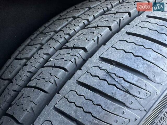 Серый Форд Эдж, объемом двигателя 2 л и пробегом 118 тыс. км за 22500 $, фото 32 на Automoto.ua