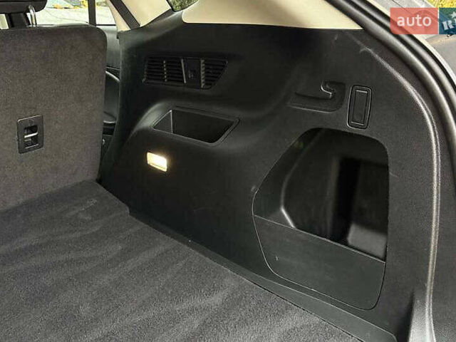 Сірий Форд Едж, об'ємом двигуна 2 л та пробігом 105 тис. км за 17350 $, фото 18 на Automoto.ua