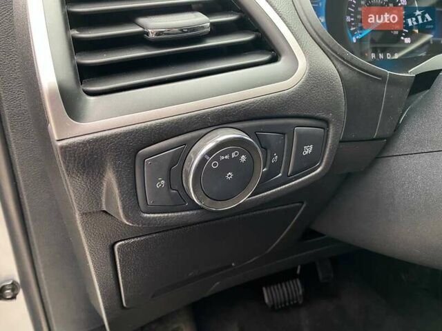 Серый Форд Эдж, объемом двигателя 2 л и пробегом 160 тыс. км за 19400 $, фото 12 на Automoto.ua