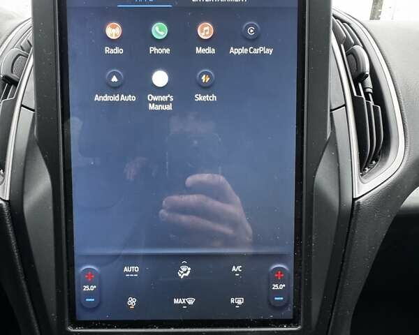 Сірий Форд Едж, об'ємом двигуна 2 л та пробігом 123 тис. км за 18900 $, фото 15 на Automoto.ua