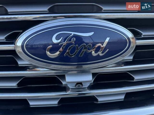 Серый Форд Эдж, объемом двигателя 2 л и пробегом 118 тыс. км за 22500 $, фото 5 на Automoto.ua