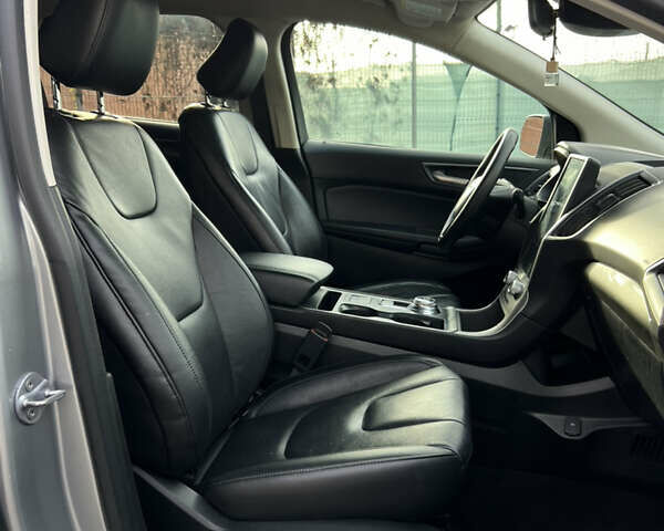 Серый Форд Эдж, объемом двигателя 2 л и пробегом 125 тыс. км за 17850 $, фото 9 на Automoto.ua