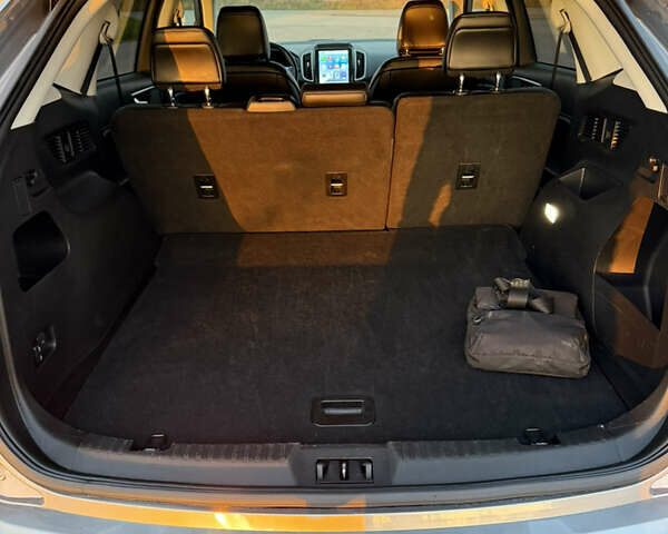 Сірий Форд Едж, об'ємом двигуна 2 л та пробігом 54 тис. км за 22000 $, фото 23 на Automoto.ua