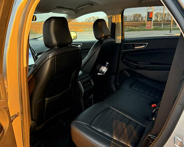 Сірий Форд Едж, об'ємом двигуна 2 л та пробігом 54 тис. км за 22000 $, фото 15 на Automoto.ua