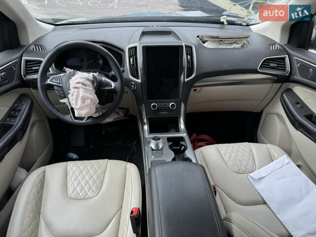 Сірий Форд Едж, об'ємом двигуна 2 л та пробігом 28 тис. км за 10999 $, фото 12 на Automoto.ua