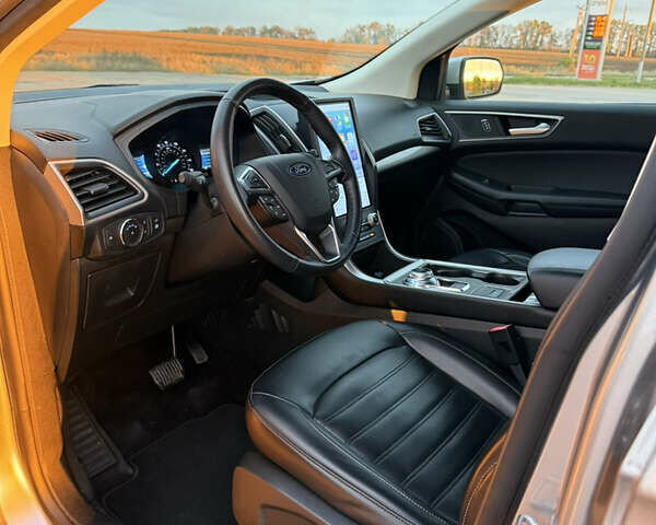 Сірий Форд Едж, об'ємом двигуна 2 л та пробігом 54 тис. км за 22000 $, фото 14 на Automoto.ua