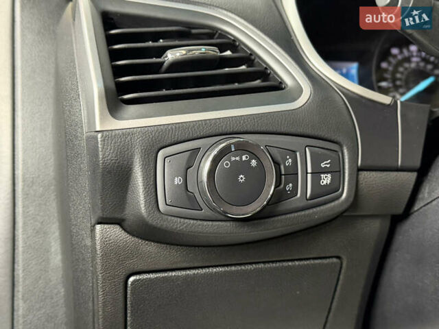 Синій Форд Едж, об'ємом двигуна 2 л та пробігом 130 тис. км за 15300 $, фото 32 на Automoto.ua