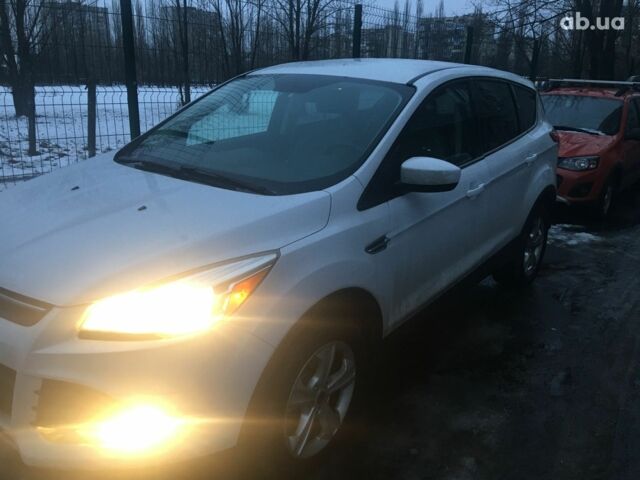 Белый Форд Эскейп, объемом двигателя 1.6 л и пробегом 184 тыс. км за 13000 $, фото 4 на Automoto.ua