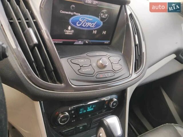 Белый Форд Эскейп, объемом двигателя 2 л и пробегом 267 тыс. км за 7200 $, фото 3 на Automoto.ua