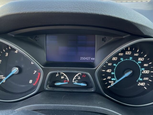 Белый Форд Эскейп, объемом двигателя 1.6 л и пробегом 250 тыс. км за 9800 $, фото 4 на Automoto.ua