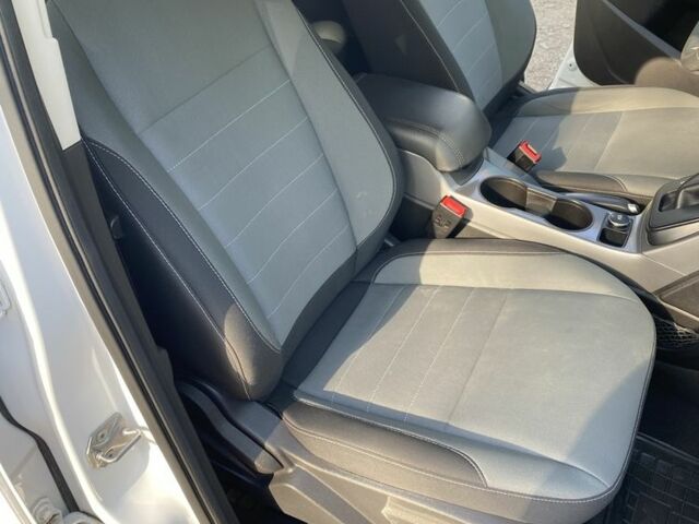 Белый Форд Эскейп, объемом двигателя 1.6 л и пробегом 118 тыс. км за 10500 $, фото 21 на Automoto.ua