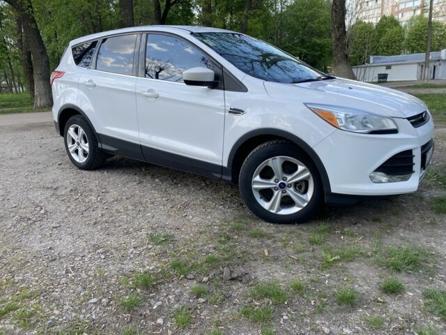 Белый Форд Эскейп, объемом двигателя 1.6 л и пробегом 118 тыс. км за 10500 $, фото 1 на Automoto.ua