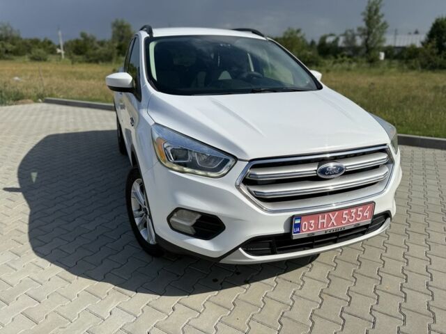 Білий Форд Ескейп, об'ємом двигуна 1.5 л та пробігом 201 тис. км за 10600 $, фото 1 на Automoto.ua