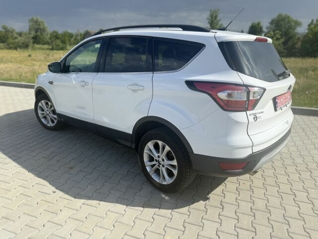Білий Форд Ескейп, об'ємом двигуна 1.5 л та пробігом 201 тис. км за 10600 $, фото 3 на Automoto.ua