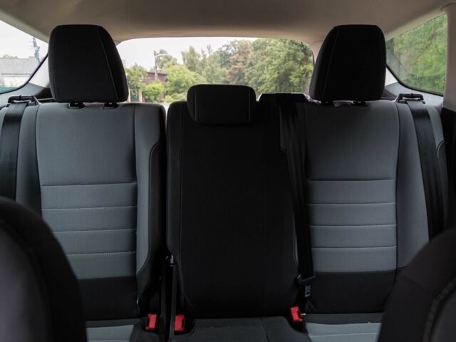 Білий Форд Ескейп, об'ємом двигуна 2.5 л та пробігом 55 тис. км за 14390 $, фото 21 на Automoto.ua