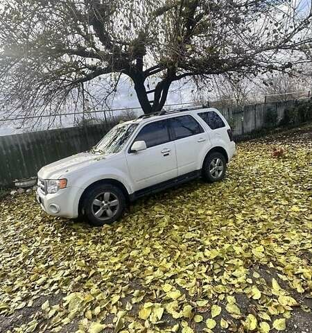 Белый Форд Эскейп, объемом двигателя 3 л и пробегом 220 тыс. км за 8500 $, фото 1 на Automoto.ua