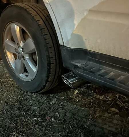 Белый Форд Эскейп, объемом двигателя 3 л и пробегом 220 тыс. км за 8500 $, фото 6 на Automoto.ua