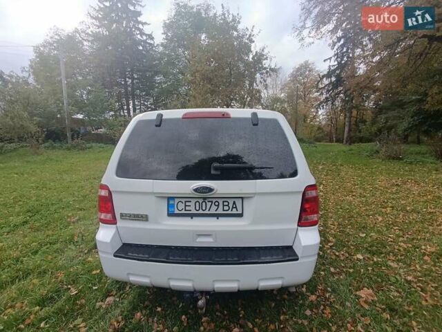 Форд Эскейп 2010 в Черновцах на Automoto.ua Белый Форд Эскейп, объемом двигателя 2.49 л и пробегом 264 тыс. км за 9000 $, фото 2 на Automoto.ua