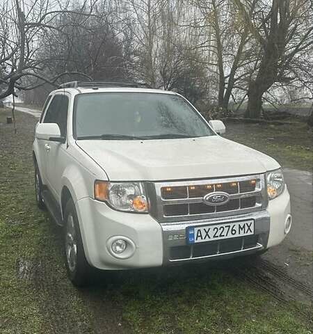 Белый Форд Эскейп, объемом двигателя 3 л и пробегом 220 тыс. км за 8500 $, фото 4 на Automoto.ua