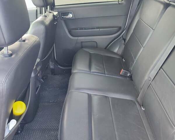 Белый Форд Эскейп, объемом двигателя 2.97 л и пробегом 264 тыс. км за 12000 $, фото 13 на Automoto.ua