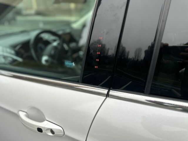 Белый Форд Эскейп, объемом двигателя 1.6 л и пробегом 265 тыс. км за 10700 $, фото 6 на Automoto.ua