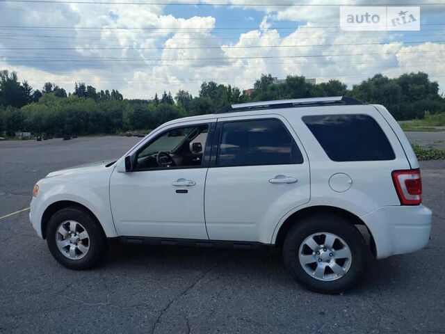 Белый Форд Эскейп, объемом двигателя 2.97 л и пробегом 264 тыс. км за 12000 $, фото 10 на Automoto.ua