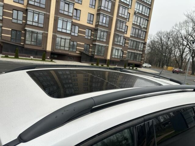 Белый Форд Эскейп, объемом двигателя 1.6 л и пробегом 265 тыс. км за 10700 $, фото 3 на Automoto.ua