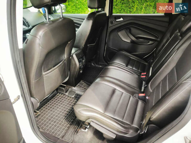 Белый Форд Эскейп, объемом двигателя 1.6 л и пробегом 120 тыс. км за 11300 $, фото 6 на Automoto.ua