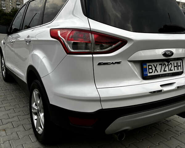 Білий Форд Ескейп, об'ємом двигуна 1.6 л та пробігом 195 тис. км за 11000 $, фото 10 на Automoto.ua