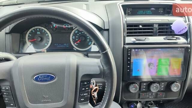 Белый Форд Эскейп, объемом двигателя 2.97 л и пробегом 264 тыс. км за 12000 $, фото 3 на Automoto.ua