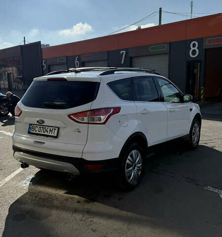 Форд Эскейп 2012 в Харькове на Automoto.ua Белый Форд Эскейп, объемом двигателя 1.6 л и пробегом 166 тыс. км за 10299 $, фото 3 на Automoto.ua