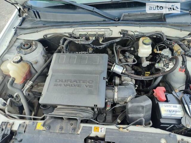 Белый Форд Эскейп, объемом двигателя 2.97 л и пробегом 264 тыс. км за 12000 $, фото 9 на Automoto.ua